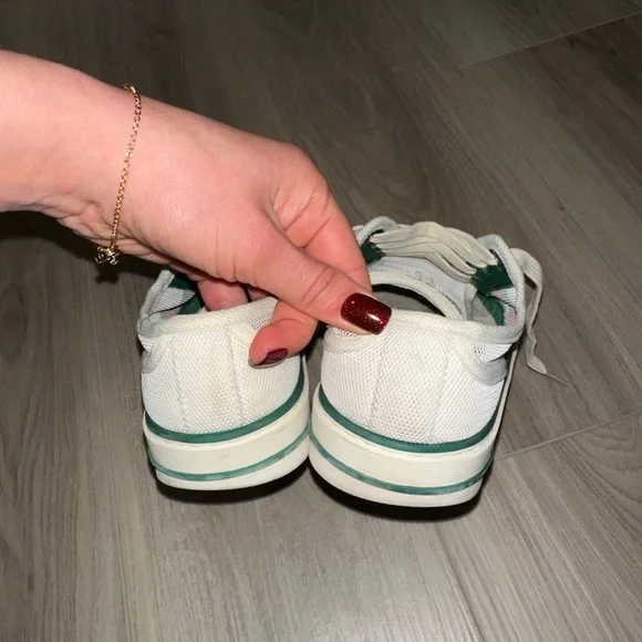 Gucci White and Green Sneakers - Picture 5 of 7